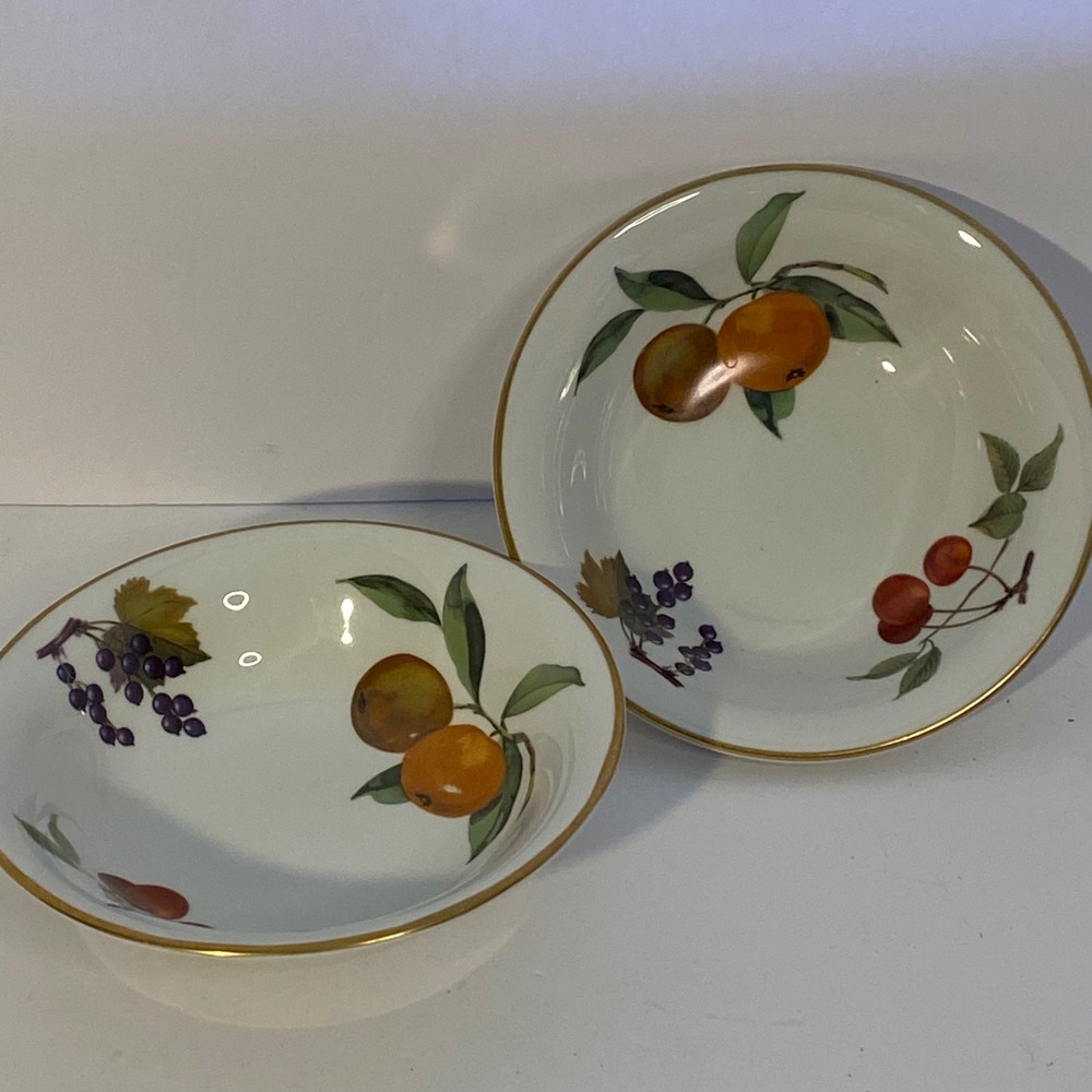 Royal Worcester Evesham Cereal Bowls Set 2 White Gold Excellent Fruit Harvest